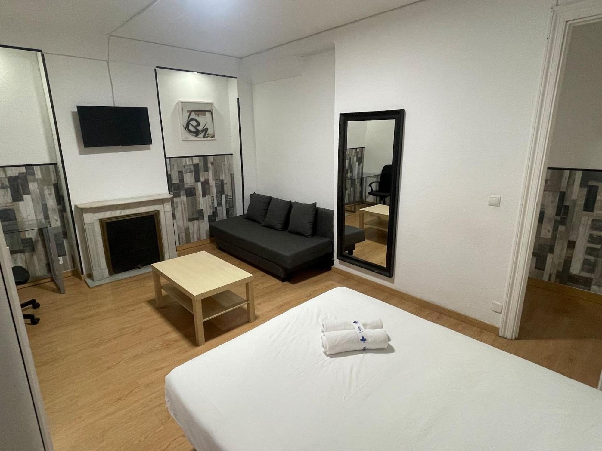 Apartment Day Santo Domingo Centro Gran Via Sol Malasana Madrid